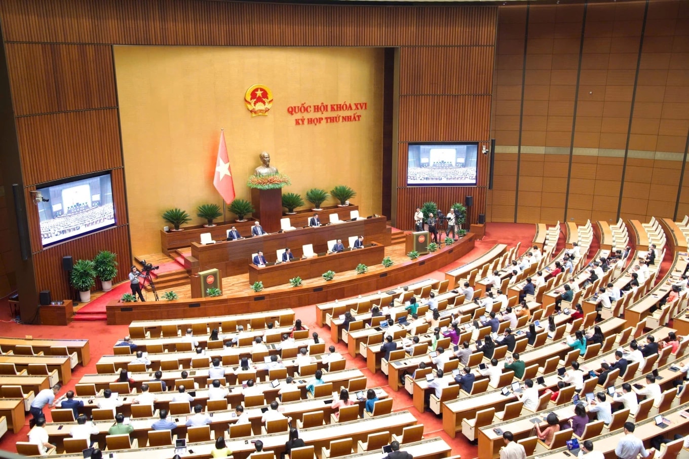 Giảm thu ngân sách 7.300 tỷ/tháng: Quốc hội chốt 3 loại thuế xăng dầu đồng loạt về mức 0%