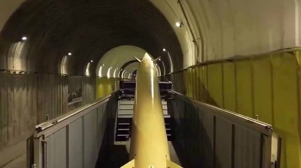Tình báo Mỹ: Kho tên lửa của Iran gần như nguyên vẹn - Ảnh 1.