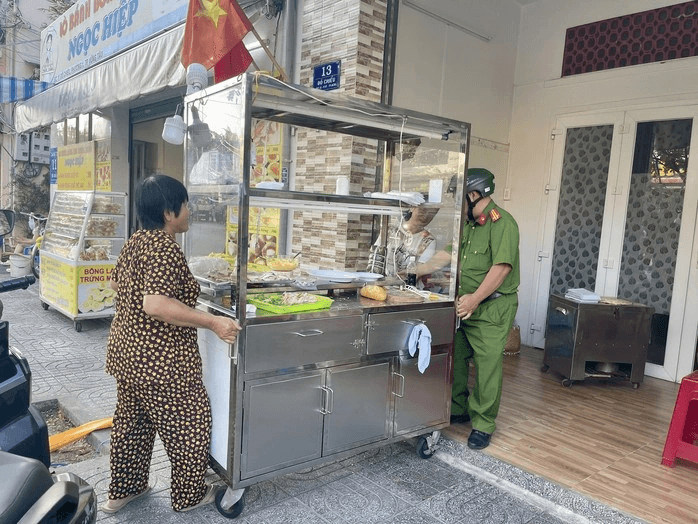 ngo doc banh mi