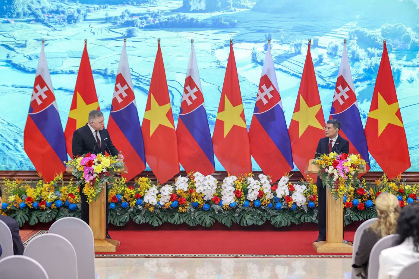 Việt Nam và Slovakia nâng cấp quan hệ lên Đối tác chiến lược - Ảnh 1.