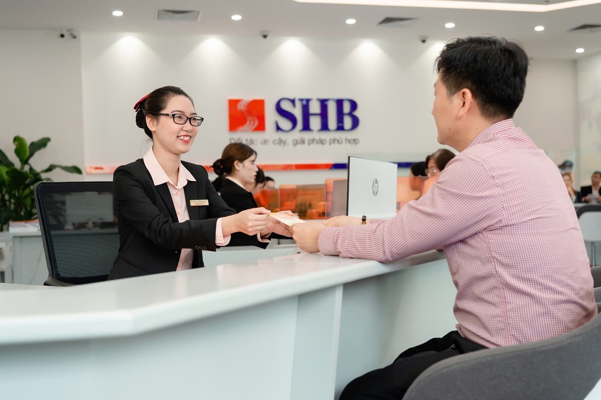 SHB muốn chia cổ tức tổng tỷ lệ 16%, bất ngờ tính chuyện lập ngân hàng tại VIFC