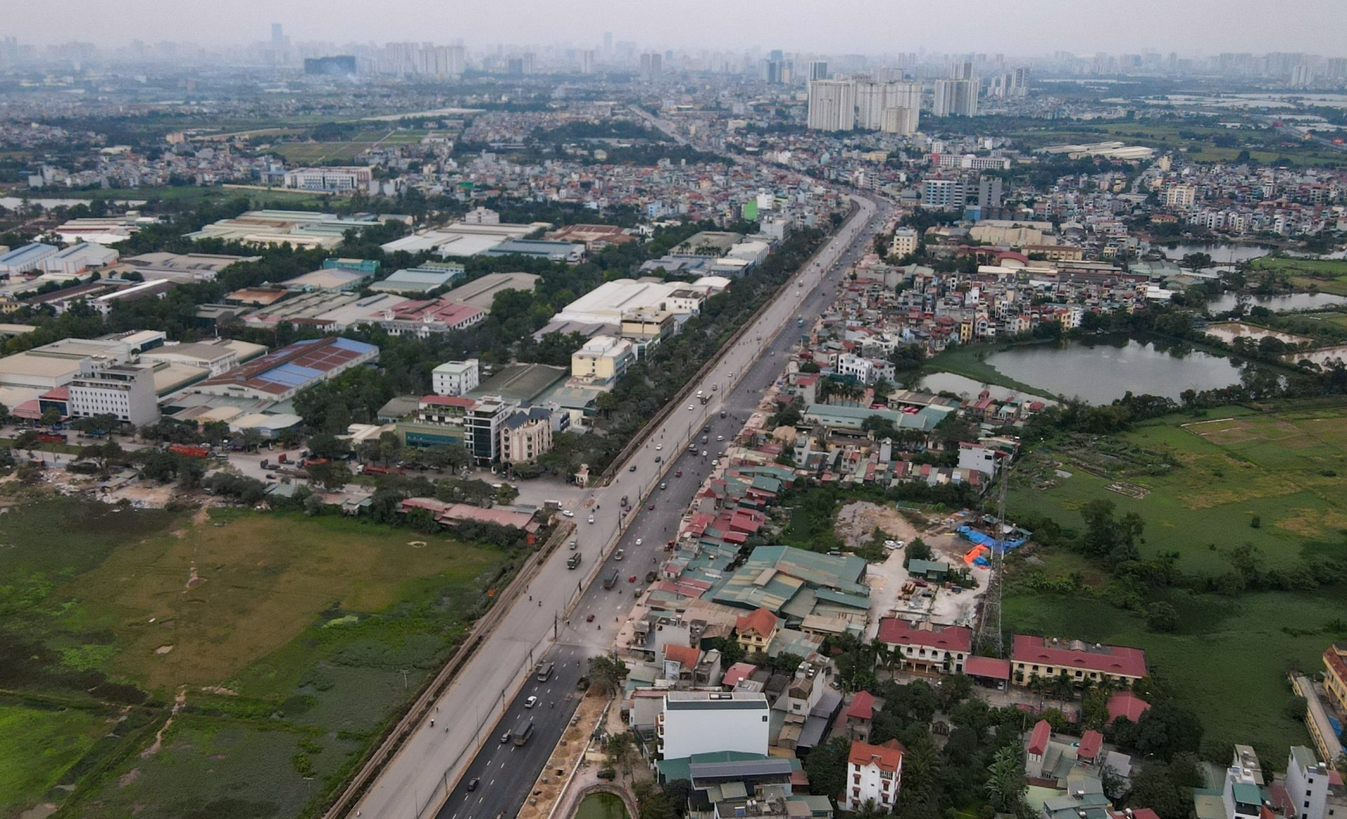 Chính thức hoàn thành nâng cấp tuyến đường gần 4km sau 15 năm chờ đợi, giải cứu kẹt xe phía Nam Thủ đô- Ảnh 1.