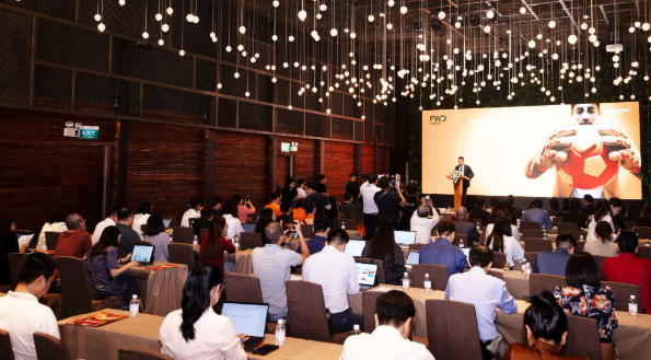 FWD Việt Nam ra mắt sản phẩm bảo hiểm liên kết đơn vị 'FWD Đầu tư đón đầu' - Ảnh 1.