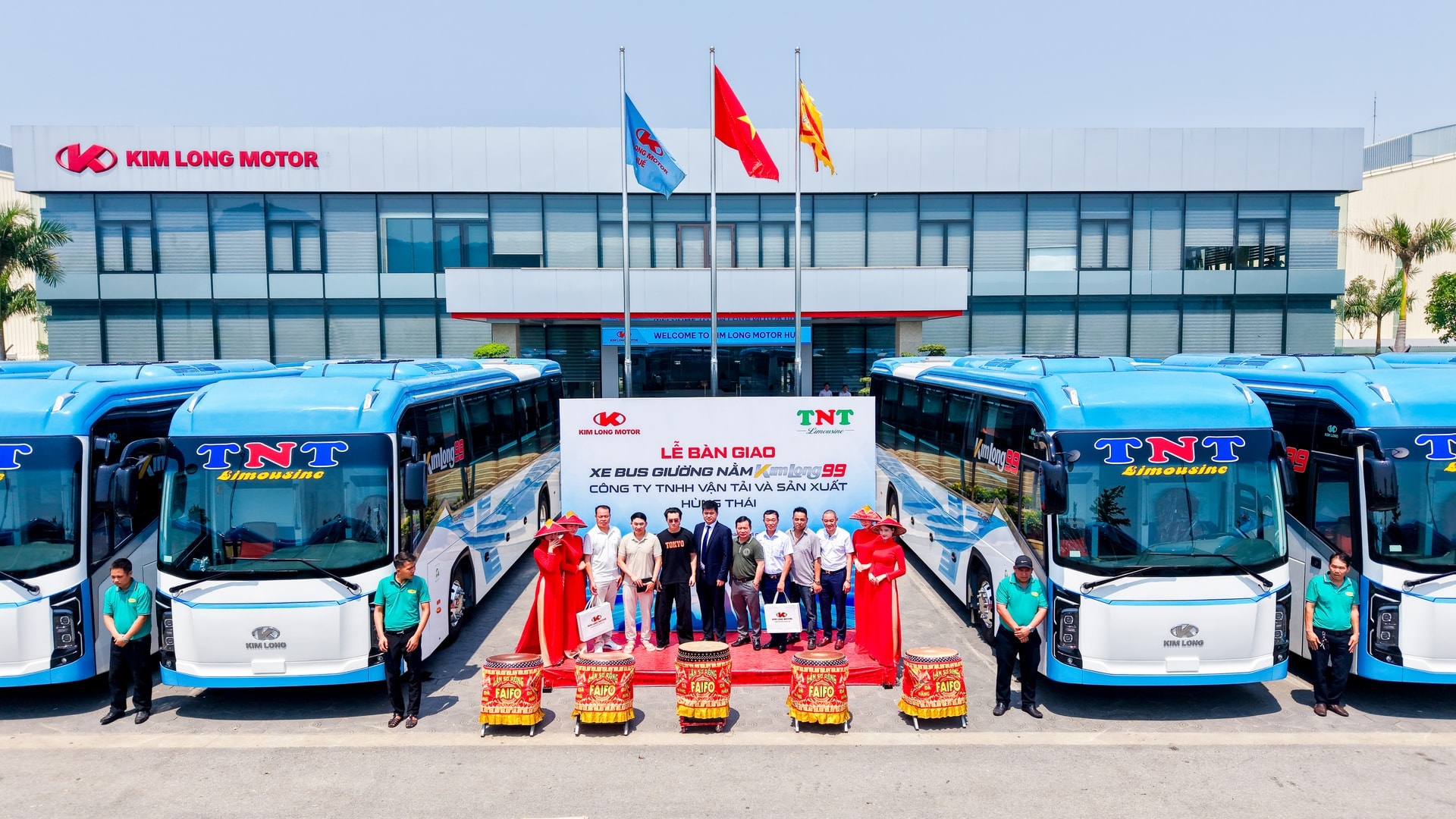 kim-long-ban-giao-xe-1.jpg