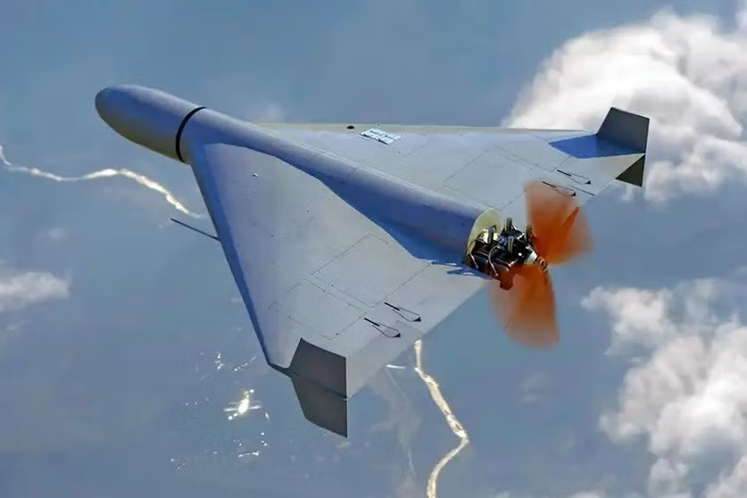Shahed 136 là dòng UAV tự sát do Iran phát triển, được thiết kế để bay hàng nghìn kilomet và tấn công (đơn lẻ hoặc bầy đàn) bằng cách lao thẳng vào mục tiêu với đầu đạn nổ. Ảnh: Alamy. Iran nói chưa ‘đánh tất tay’, còn chiến thuật ‘độc cô cầu bại’, có đòn bẩy vĩnh viễn - Ảnh 2.