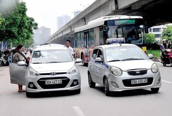 Xe biển trắng có được phép chạy dịch vụ hay không?
