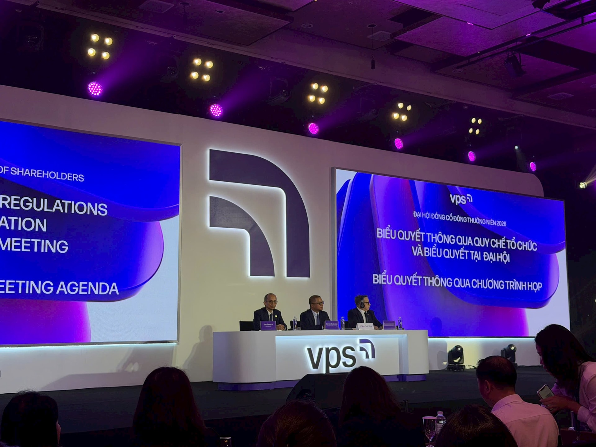 [LIVE] ĐHĐCĐ Chứng khoán VPS (VCK): Đặt mục tiêu lãi kỷ lục, giữ vững thị phần môi giới