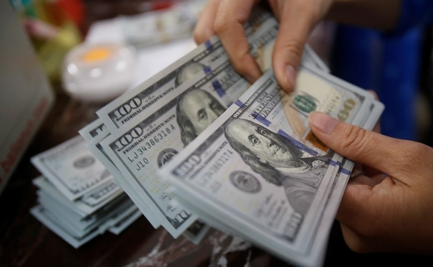 Tỷ giá USD hôm nay 16/4: Vietcombank, BIDV giảm mạnh chiều mua, DXY lùi về 98,02 điểm Tỷ giá USD hôm nay 16/4: Vietcombank, BIDV giảm mạnh chiều mua, DXY lùi về 98,02 điểm
