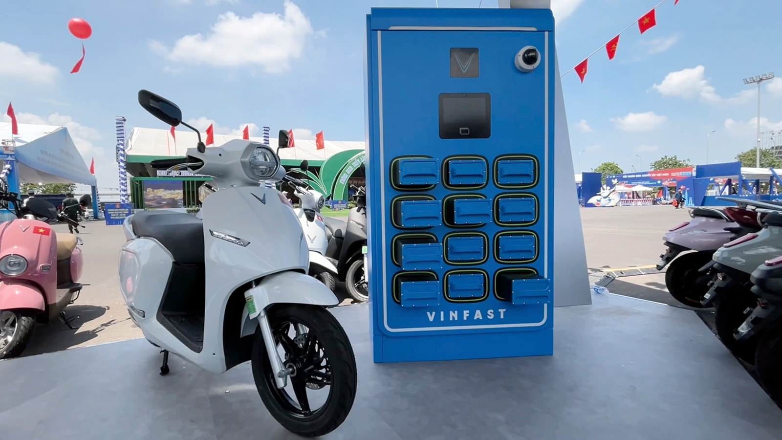 VinFast công bố giá thuê pin mới dành cho xe máy điện