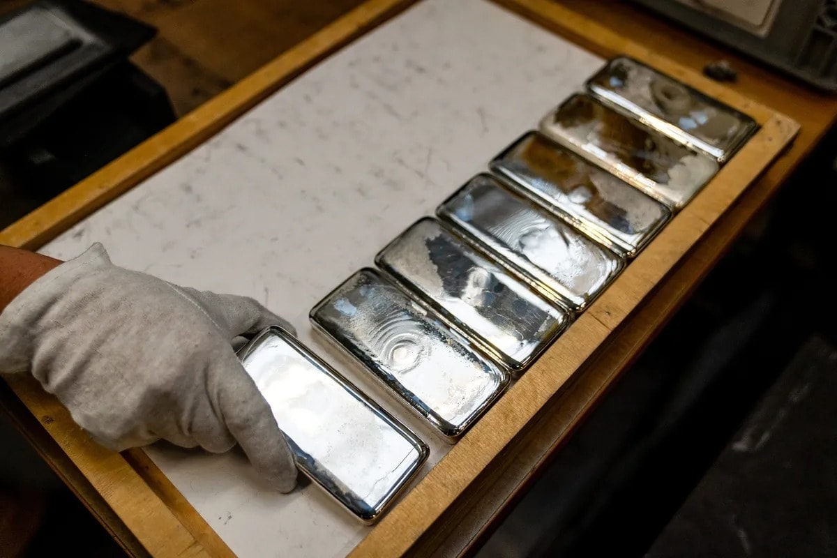 Thế giới sẽ thiếu nguồn cung bạc 6 năm liên tiếp