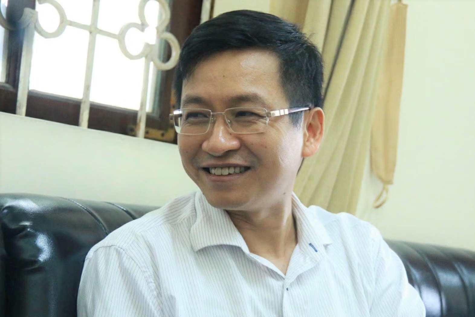 'Giáo sư trẻ nhất Việt Nam' nhận Giải thưởng danh giá của Đức: 26 tuổi lấy bằng Tiến sĩ, 42 tuổi được phong hàm Giáo sư, bố mẹ đều là giảng viên trường danh tiếng