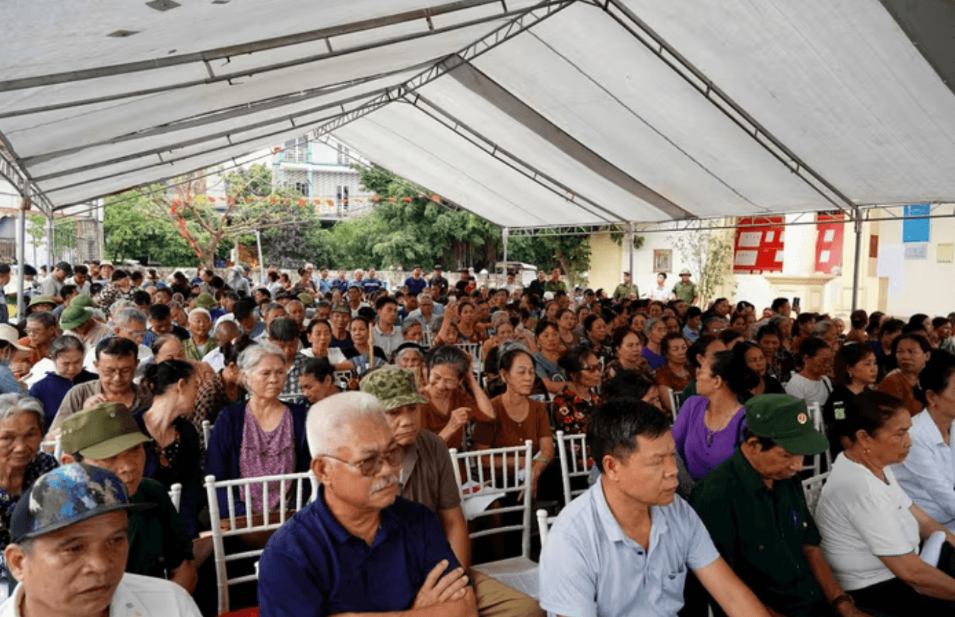 Người dân mong muốn Nhà nước nâng mức tiền bồi thường thu hồi đất tại đại dự án 925.000 tỷ sở hữu sân vận động lớn nhất thế giới của Việt Nam- Ảnh 1. Người dân mong muốn Nhà nước nâng mức tiền bồi thường thu hồi đất tại đại dự án 925.000 tỷ sở hữu sân vận động lớn nhất thế giới của Việt Nam- Ảnh 1.