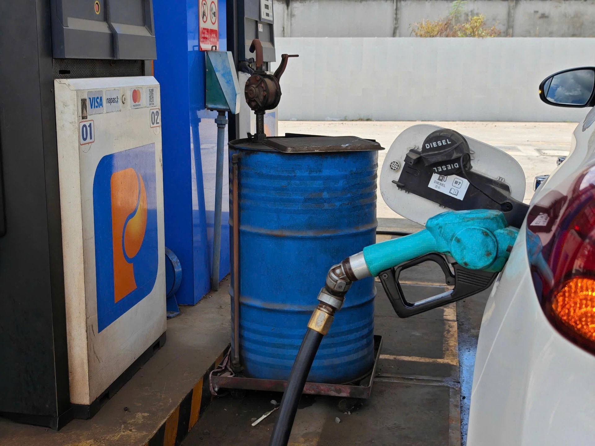 Lý giải nguyên nhân giá dầu diesel giảm 14.000 đồng/lít trong 3 kỳ điều chỉnh liên tiếp