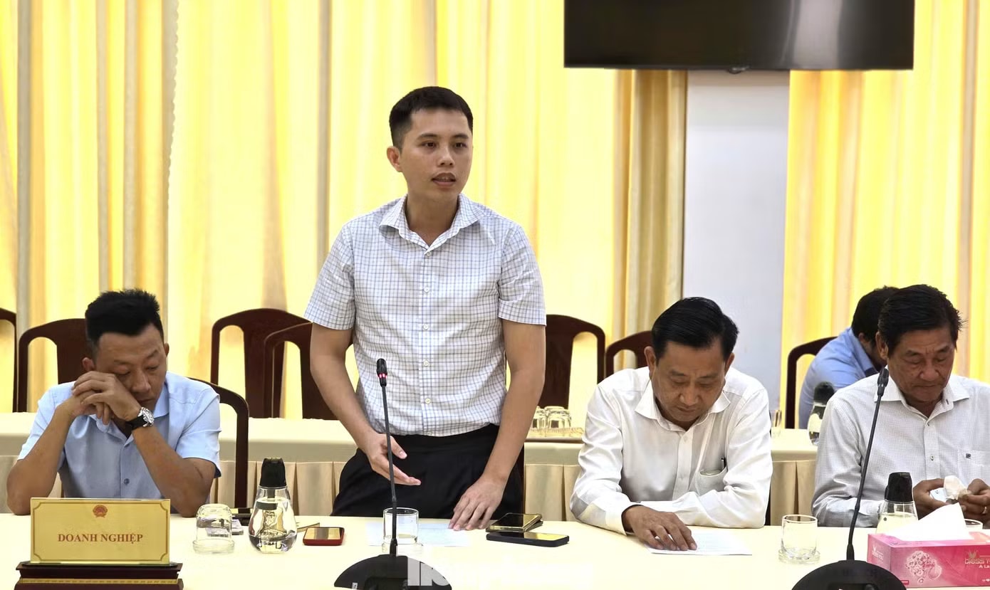 'Giải cứu' lúa: Gọi 20 doanh nghiệp may ra có 10 nơi nghe máy - Ảnh 2.