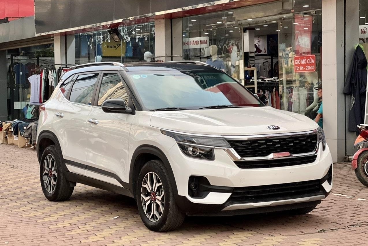 Kia Seltos giá 'dễ chịu' chỉ 488 triệu, khách hàng Việt xem ưng ý là có sẵn xe giao luôn