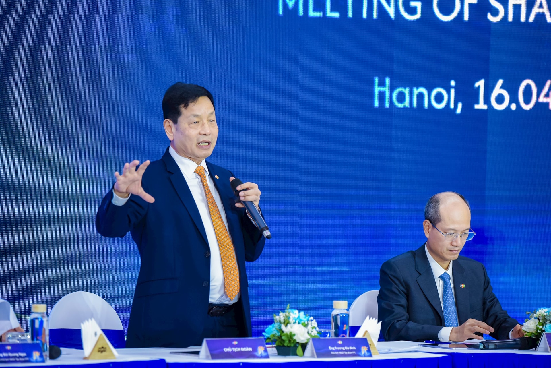 [LIVE] ĐHĐCĐ FPT 2026: Mục tiêu tăng trưởng 2 chữ số, Chủ tịch nói về sự 'tái sinh'