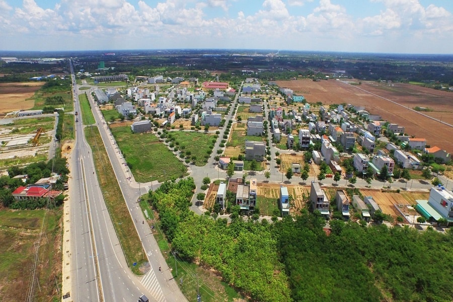 Trường hợp đất ‘kẹt’ trong quy hoạch, không giáp đường có được chuyển lên đất thổ cư?- Ảnh 1.