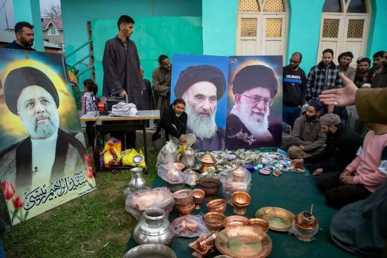 Người dân Kashmir quyên góp tiền vàng, trẻ em đập lợn đất ủng hộ Iran - Ảnh 3.