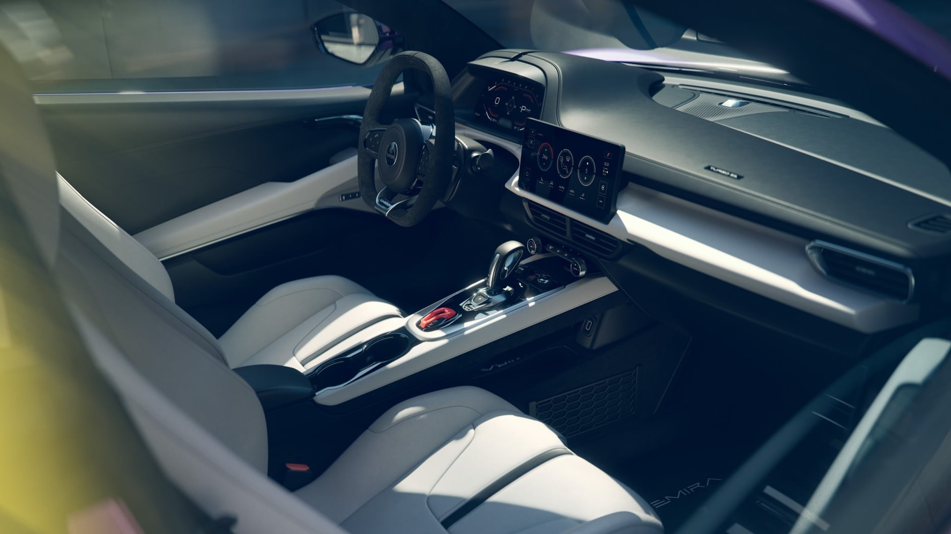 Bên trong khoang lái Lotus Emira