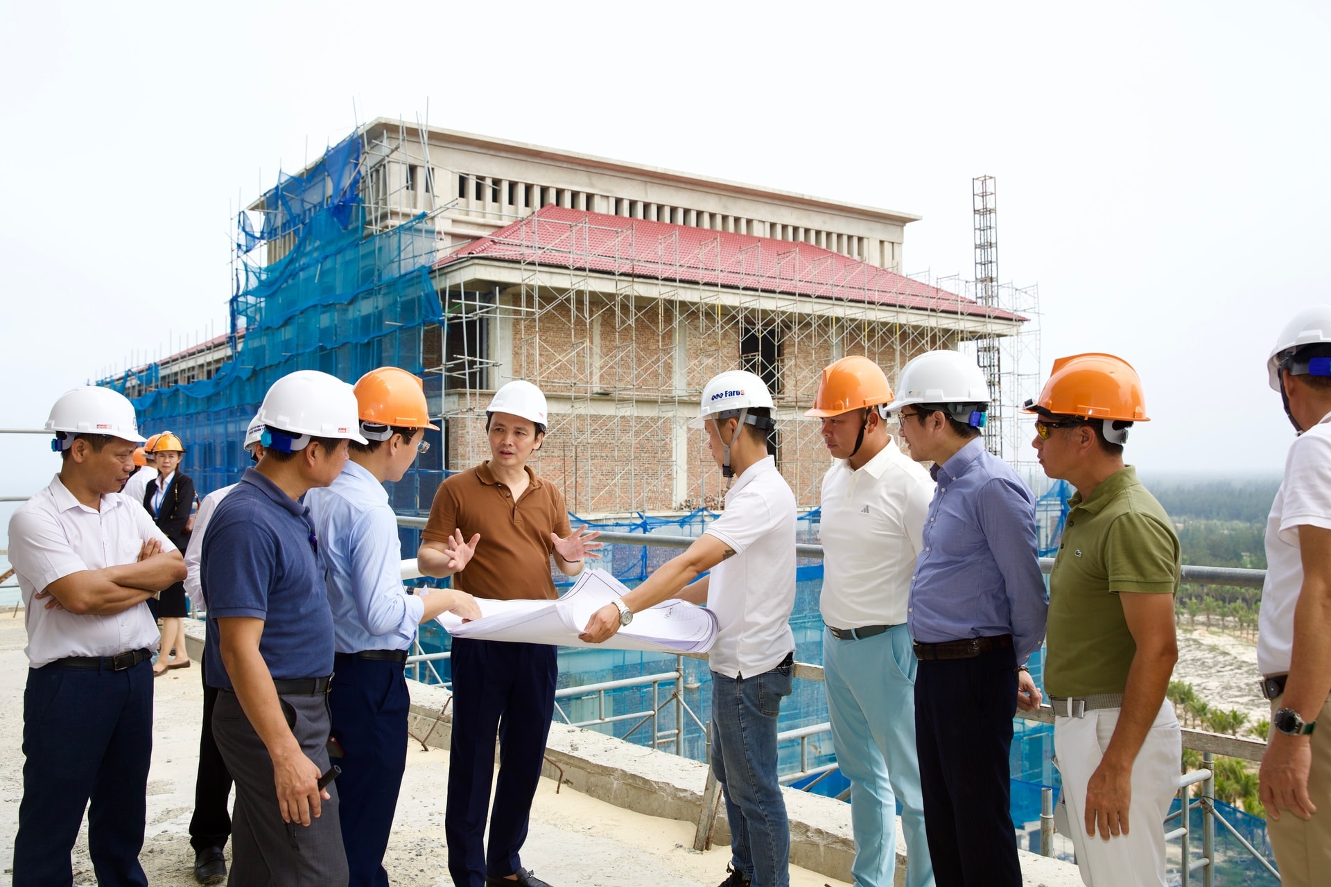 Ông Trịnh Văn Quyết đi thị sát FLC, yêu cầu không lùi dự án 23.000 tỷ đồng để sẵn sàng đăng cai sự kiện ‘đẳng cấp thế giới’