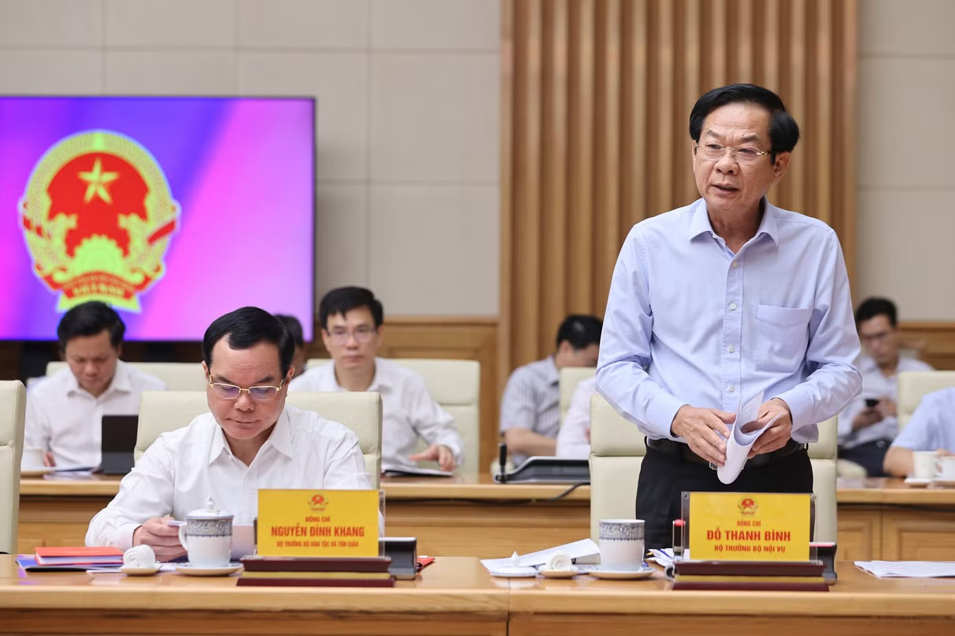 Bộ trưởng Bộ Nội vụ Đỗ Thanh Bình phát biểu. Ảnh: VGP Thủ tướng yêu cầu khẩn trương sắp xếp thôn, tổ dân phố trong cả nước - Ảnh 2.