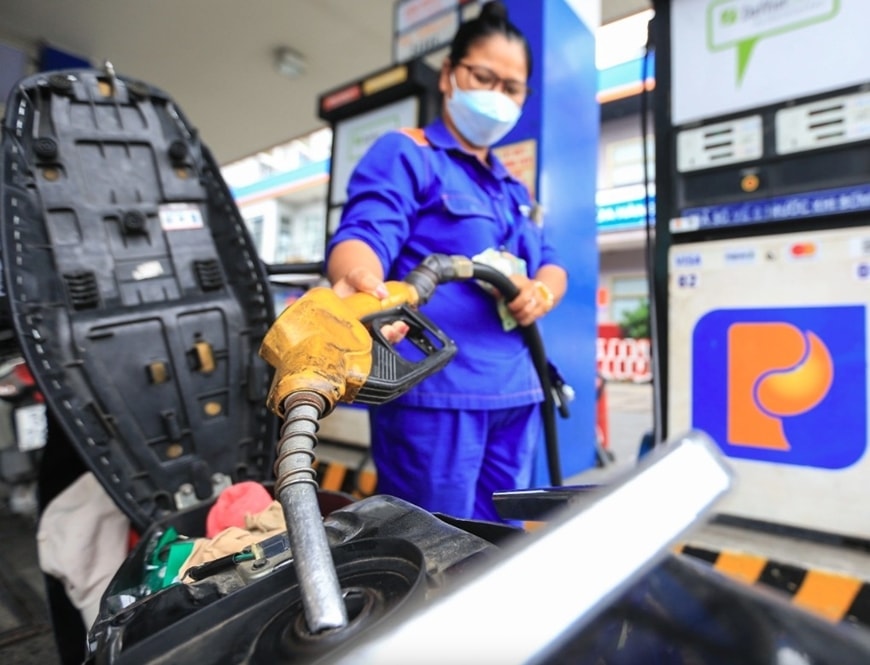 Cục Thuế yêu cầu triển khai gấp chính sách thuế 0% với xăng dầu.