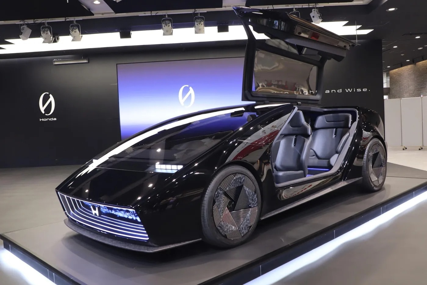 Nước đi sai lầm khiến Honda phải khai tử dòng xe điện chủ lực, bị Toyota và BYD bỏ xa