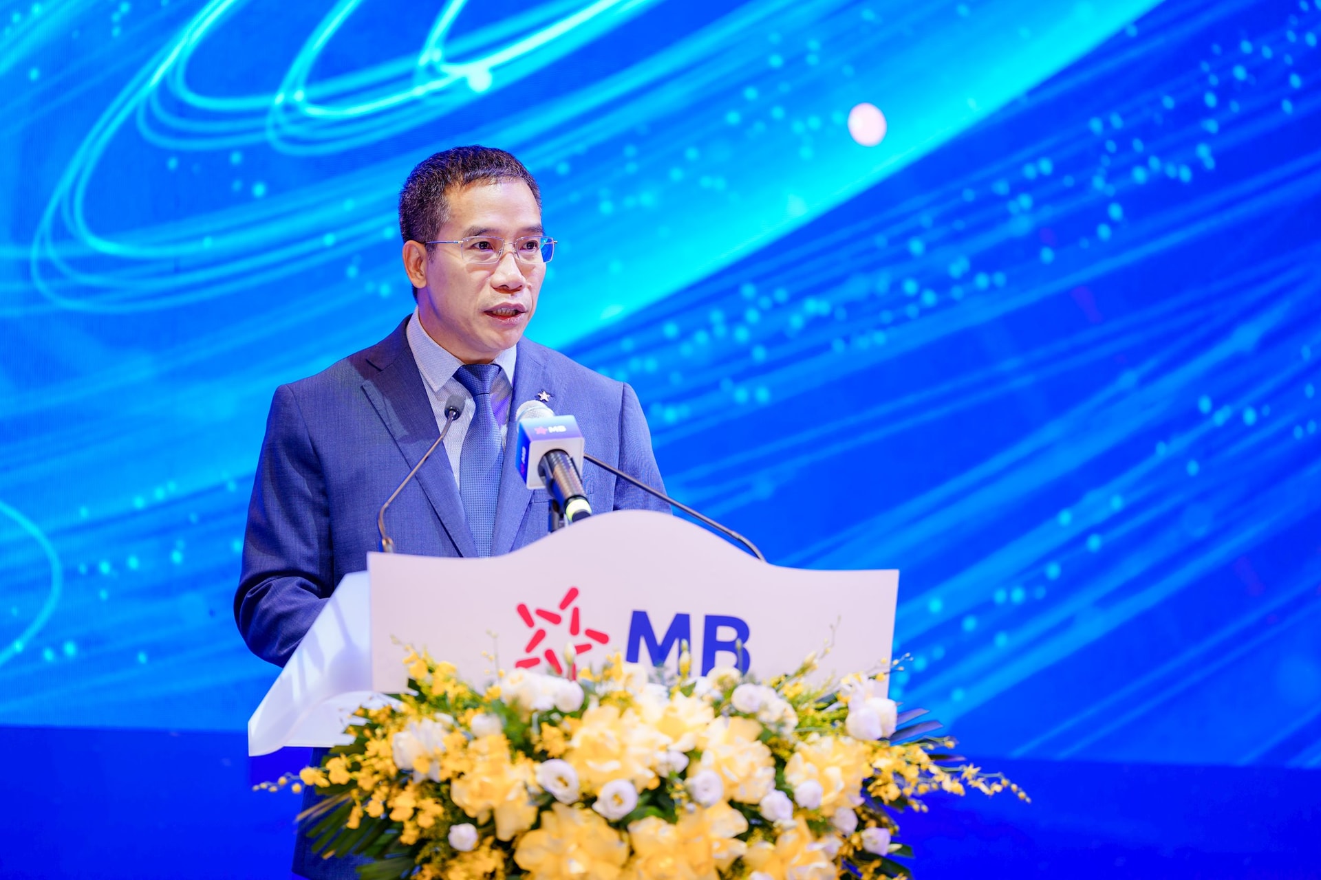 [LIVE] ĐHĐCĐ MB: Hơn 1.500 cổ đông tham dự, tăng vốn lên 102.000 tỷ đồng, chia cổ tức tỷ lệ 25%