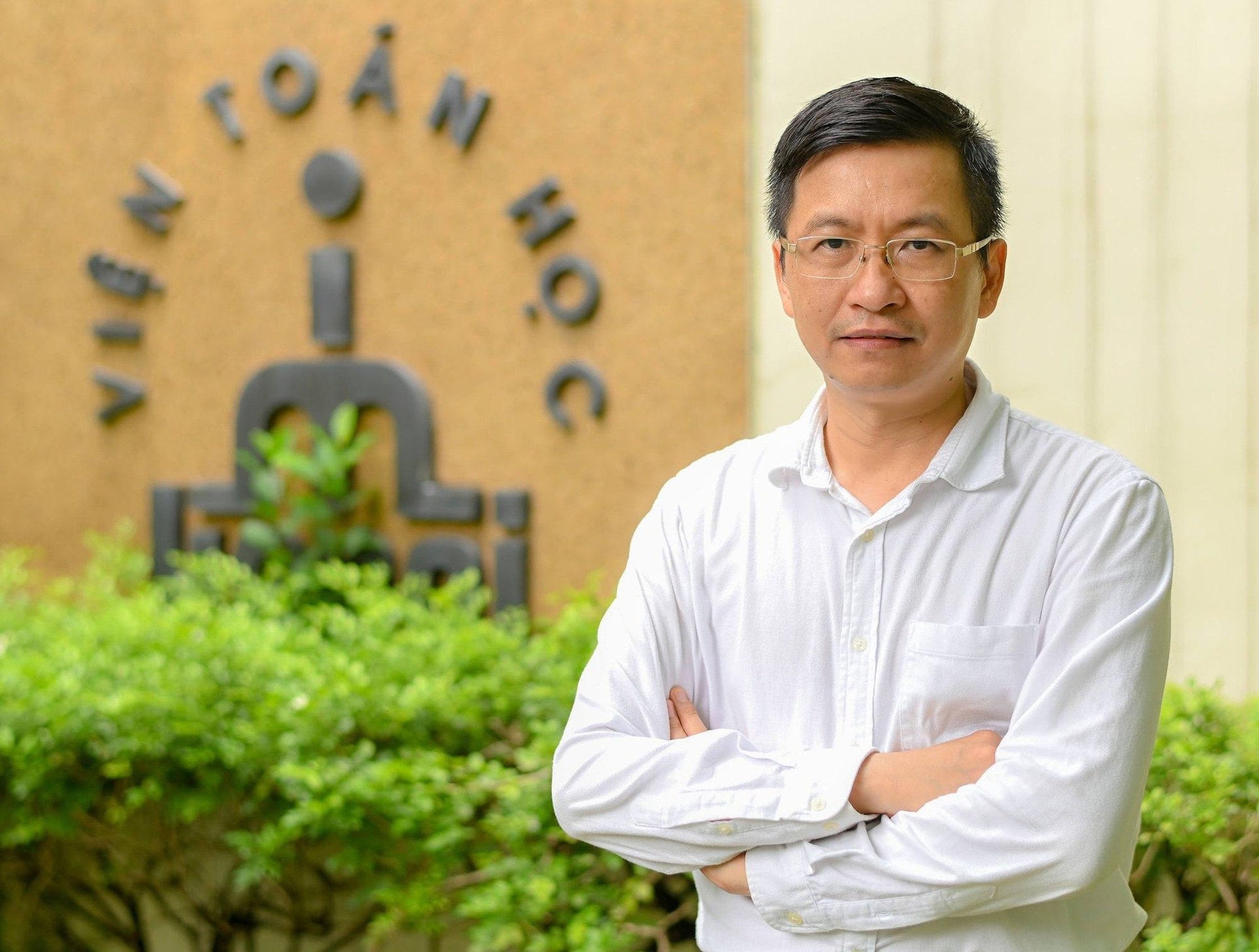 'Thần đồng' Toán học đầu tiên được đặc cách phong hàm, trở thành Giáo sư trẻ nhất Việt Nam, nhận giải thưởng danh giá của Đức