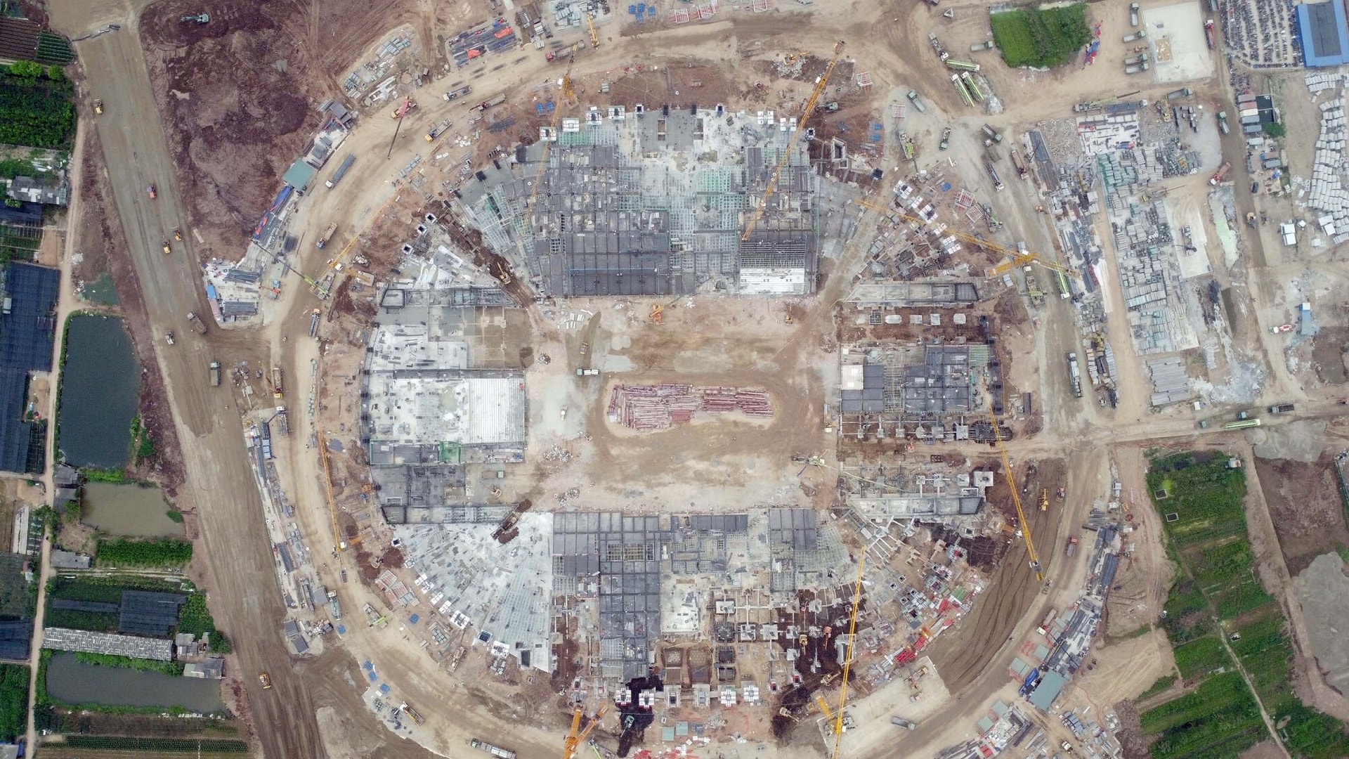 S&acirc;n vận động lớn thứ 2 Việt Nam, sức chứa gấp rưỡi s&acirc;n Mỹ Đ&igrave;nh: Đang x&acirc;y dựng kh&aacute;n đ&agrave;i, khoảng 11 th&aacute;ng nữa ho&agrave;n th&agrave;nh- Ảnh 2.