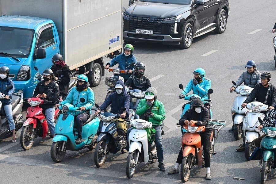 Hà Nội vừa đưa ra thông tin về chính sách hỗ trợ người dân chuyển đổi xe xăng sang xe điện