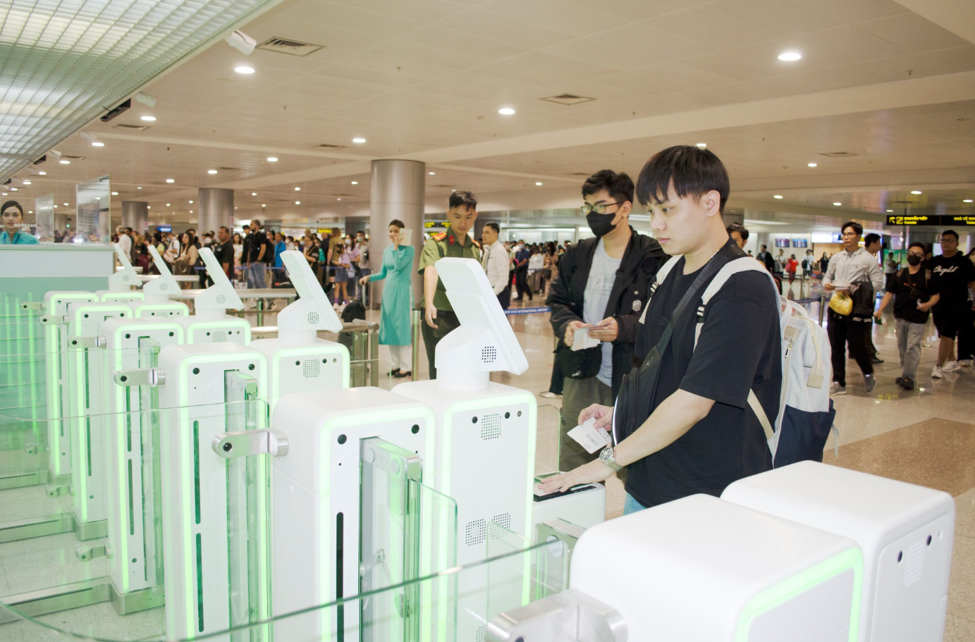 Từ 15/4, hành khách nhập cảnh tại sân bay lớn nhất Việt Nam bắt buộc phải thực hiện thủ tục này