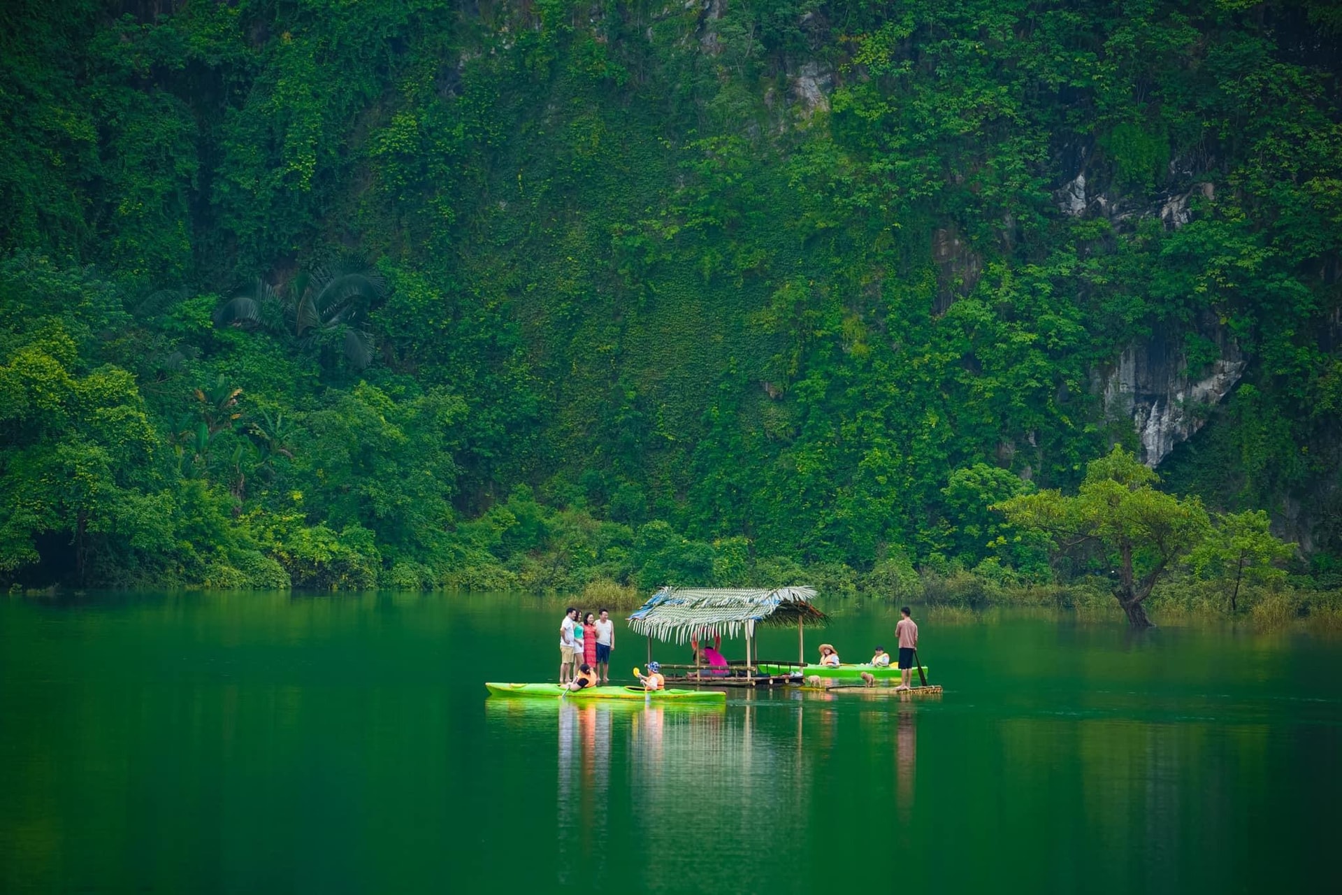 Phát hiện 3 điểm đến xanh mát gần Hà Nội: Đi 2-4 tiếng là 'đổi gió' dịp nghỉ lễ 30/4-1/5, cảnh đẹp, không lo chen chúc