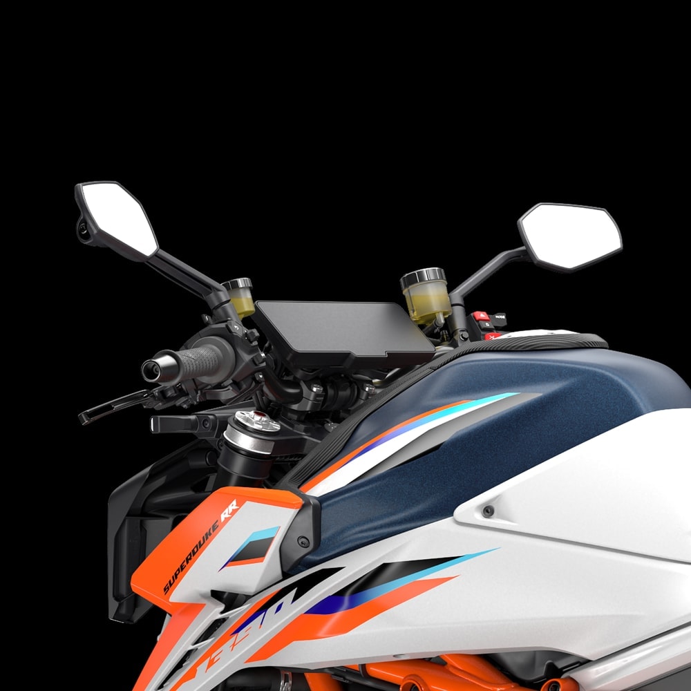 KTM 1390 Super Duke RR 4