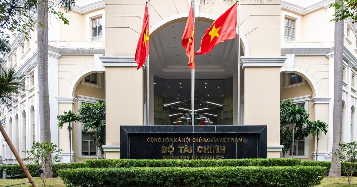 Nêu đích danh bộ, ngành chậm cắt giảm thủ tục hành chính - Ảnh 1.