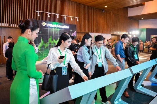 [LIVE] ĐHĐCĐ VPBankS (VPX): Đặt mục tiêu lợi nhuận kỷ lục, mở rộng thị phần môi giới