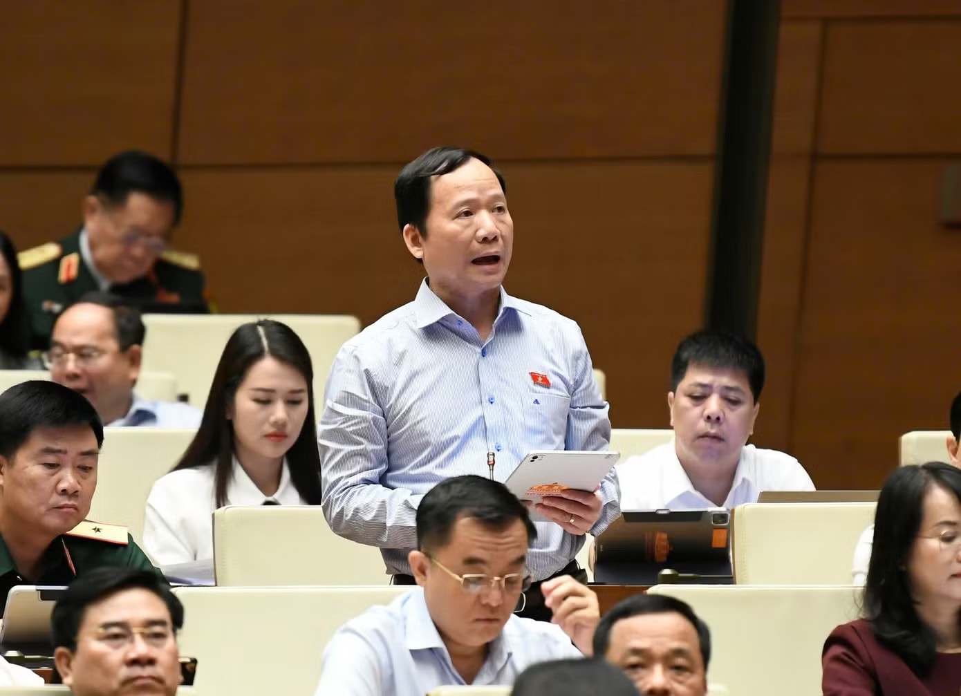 Đại biểu Nguyễn Đặng Ân. Ảnh: Như Ý 'Công chức cấp xã ở một số nơi còn thiếu về số lượng và rất thiếu người chuyên môn sâu' - Ảnh 1.