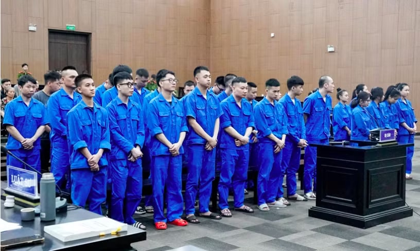 Phạt 7 năm tù cựu phó chủ tịch phường 'xào ke' cùng 2 nữ tiếp viên quán karaoke - Ảnh 2.