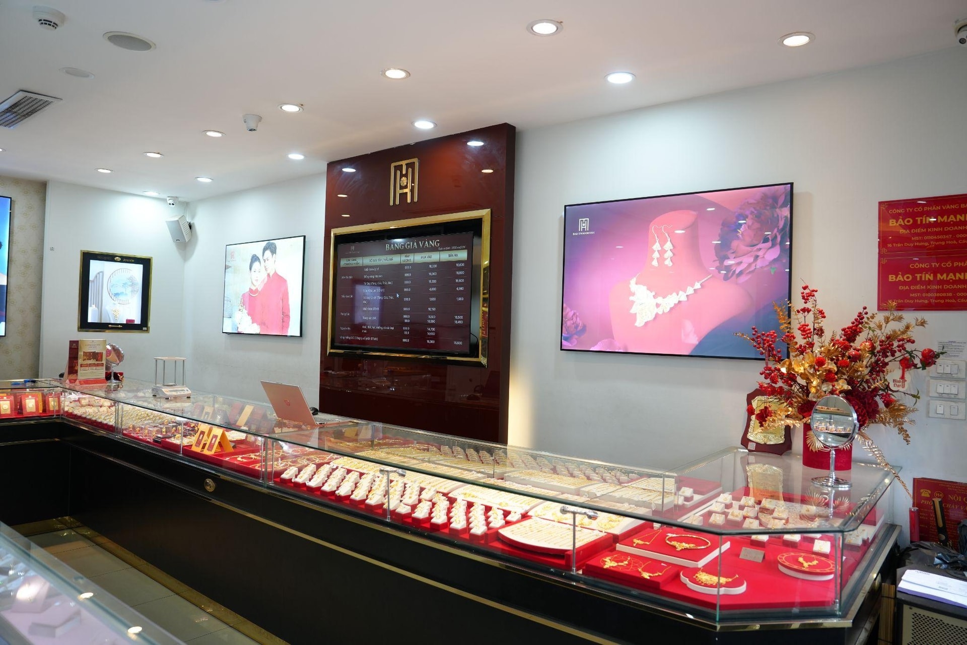 Hiệp hội Kinh doanh Vàng Việt Nam kiến nghị tháo gỡ 'điểm nghẽn' thị trường - Ảnh 1.