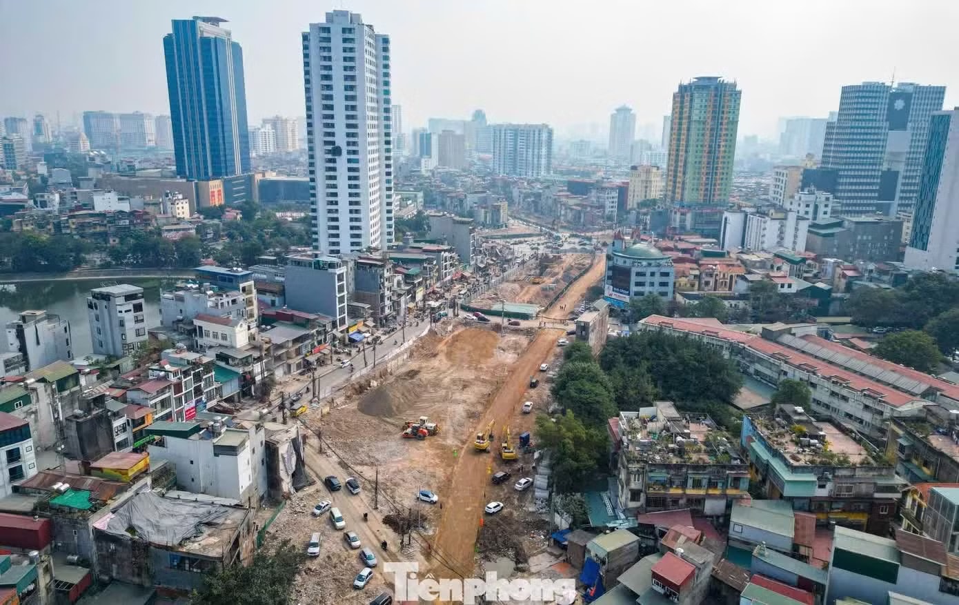 Dự án đường Vành đai 1, đoạn Hoàng Cầu - Voi Phục Dự án Vành đai 1 nguy cơ bị chậm tiến độ do xung đột với ga metro số 5 - Ảnh 1.