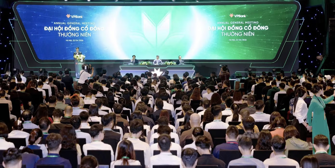 'Nóng' vấn đề lãi suất - Ảnh 1.