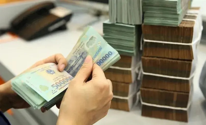Nhận được tiền từ tài khoản lạ, người nhận nên làm gì?
