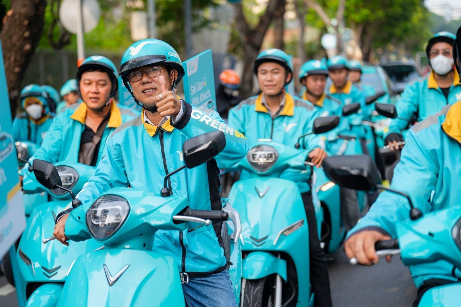 Tin vào quảng cáo nên mua VinFast Feliz II để chạy dịch vụ, tài xế lần đầu vạch ra thu nhập thật và tuyên bố thẳng về xe máy điện