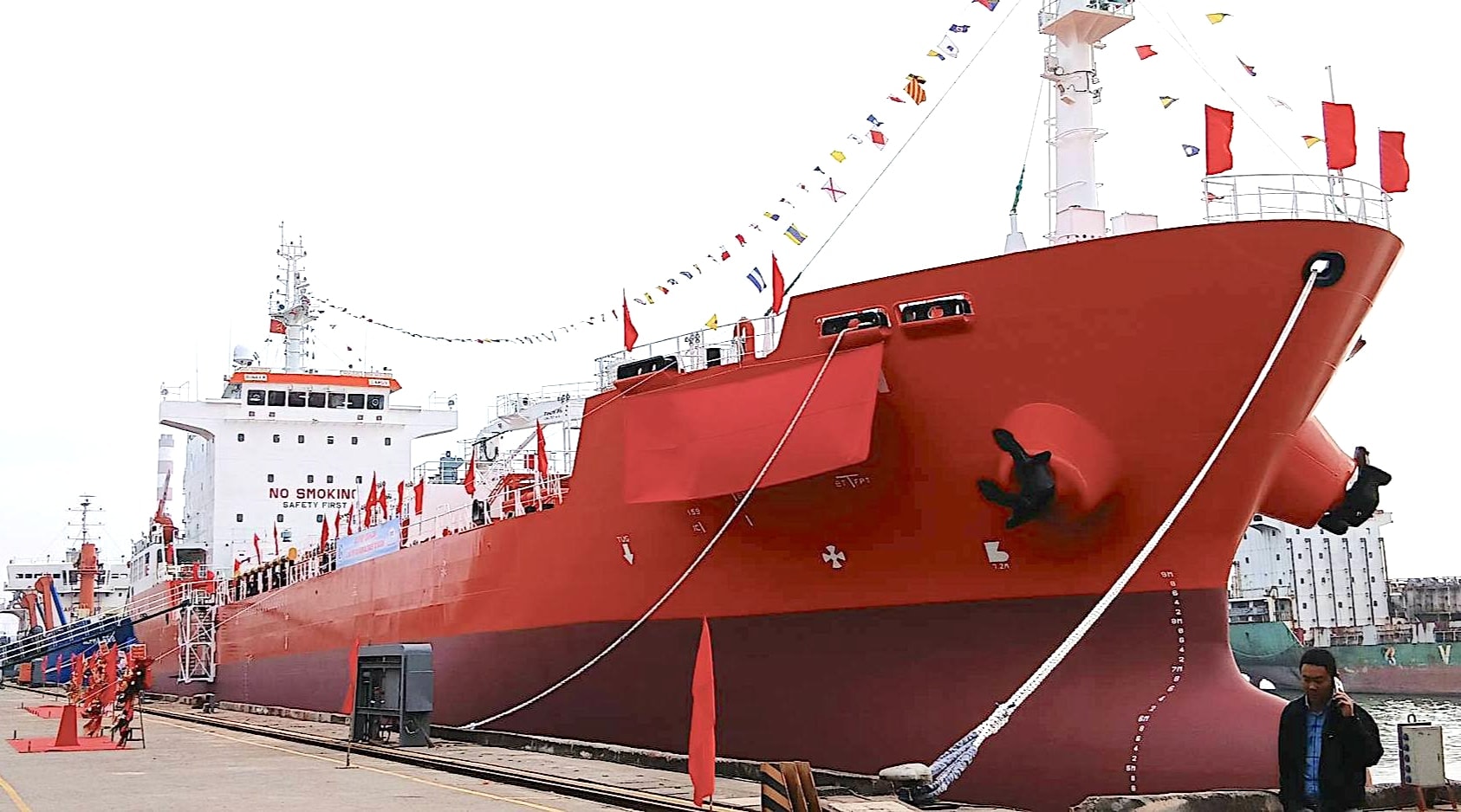 Doanh nghiệp đóng tàu gần 50 năm tuổi của Việt Nam vừa ký hợp đồng đóng mới 10 tàu chở dầu cho đối tác Hàn Quốc