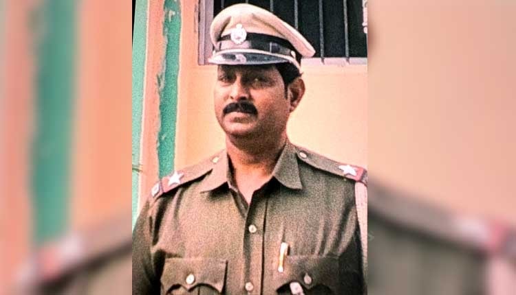 Khám xét nhà riêng, thu giữ khẩn cấp 100.000.000 đồng tiền mặt của trợ lý thanh tra cảnh sát