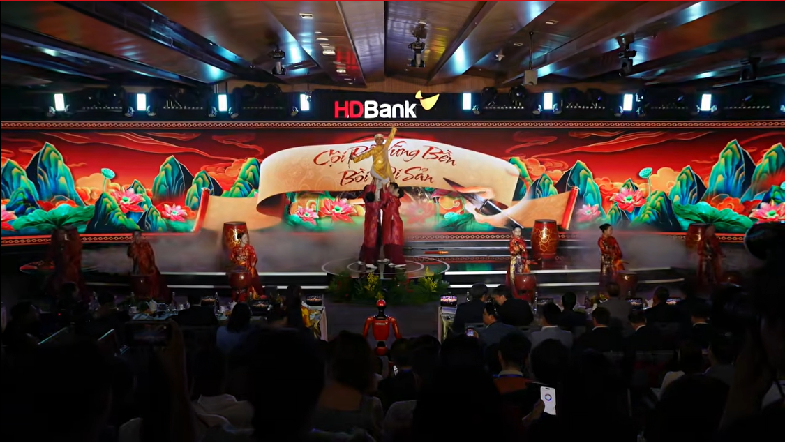 [LIVE] ĐHĐCĐ HDBank: Mục tiêu lợi nhuận kỷ lục 30.100 tỷ đồng, chia cổ tức 30% và thành lập ngân hàng tại IFC