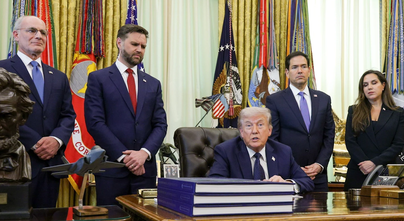 Ông Trump tuyên bố Israel và Lebanon gia hạn lệnh ngừng bắn thêm 3 tuần - Ảnh 1.