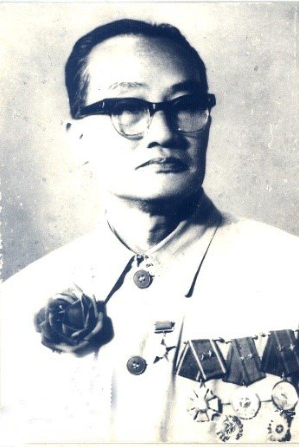 bacsitranhuutuoc2_1777102951.jpg
