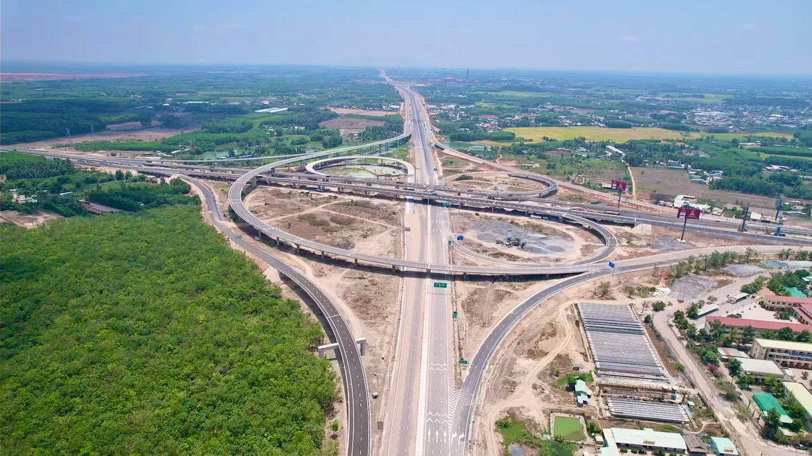 Nút giao nơi phương tiện sẽ vào cao tốc Biên Hòa - Vũng Tàu. Ảnh: BXD. Sẽ thông xe 12 dự án cao tốc trong dịp 30/4 - Ảnh 1.