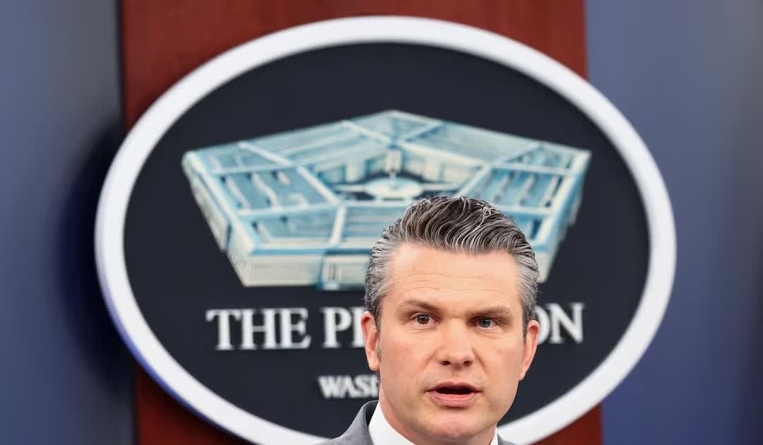 Quân đội Mỹ chưa có dấu hiệu lùi bước ở eo biển Hormuz